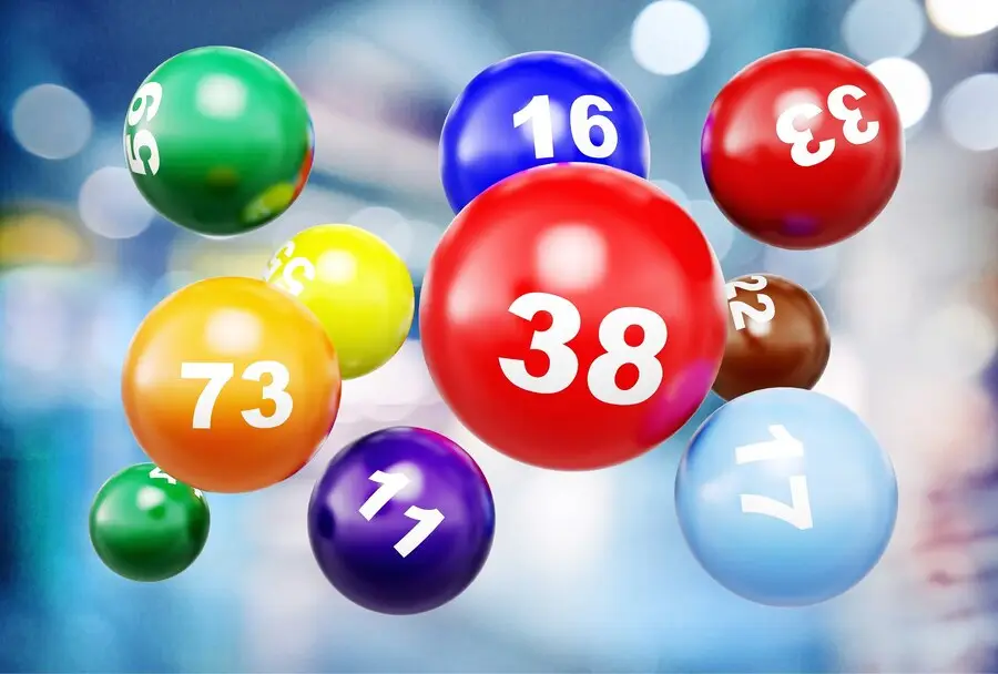 How do you pick numbers in Keno to win?